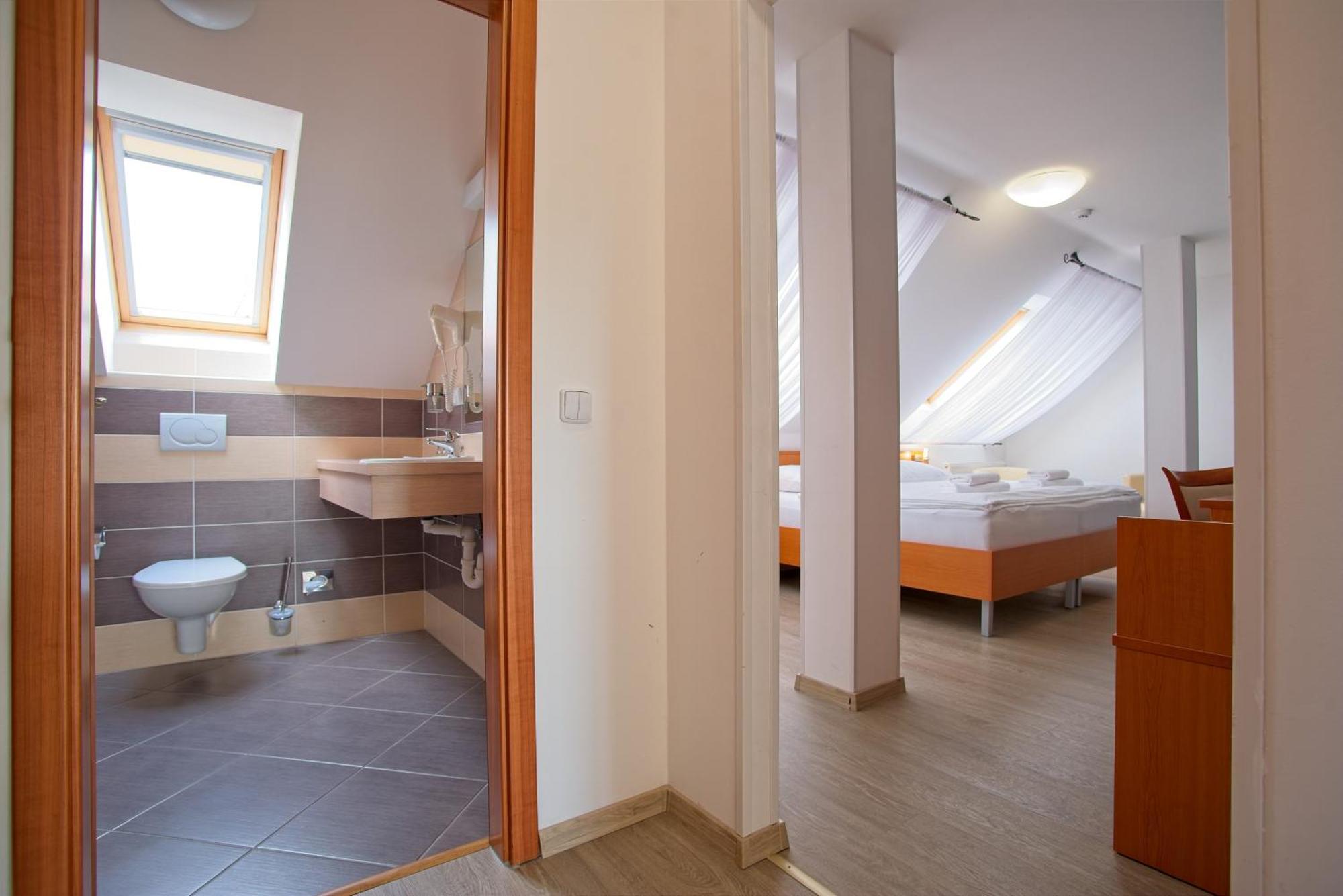 Wine Wellness Hotel Amande Hustopeče Екстериор снимка