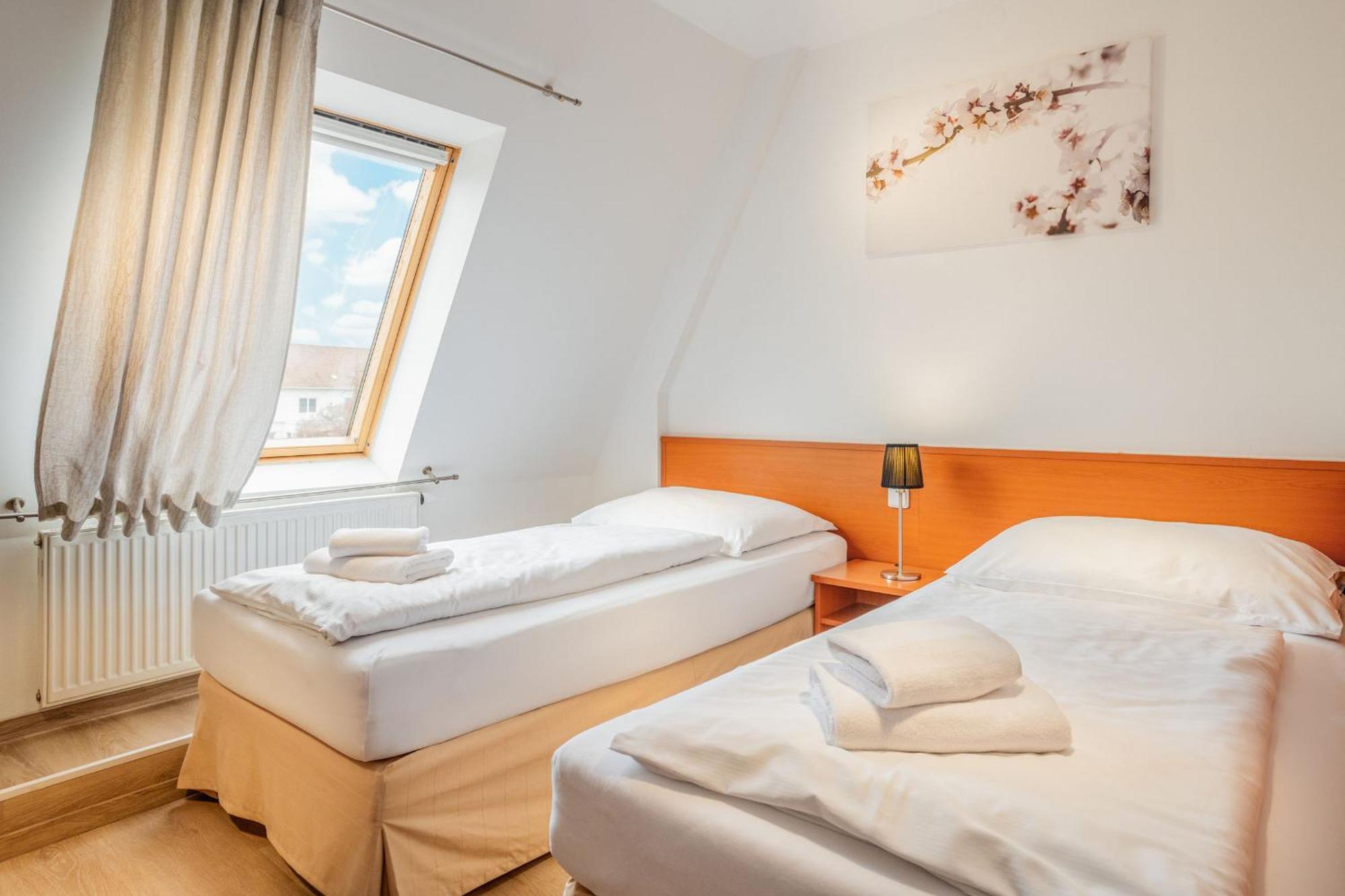 Wine Wellness Hotel Amande Hustopeče Екстериор снимка